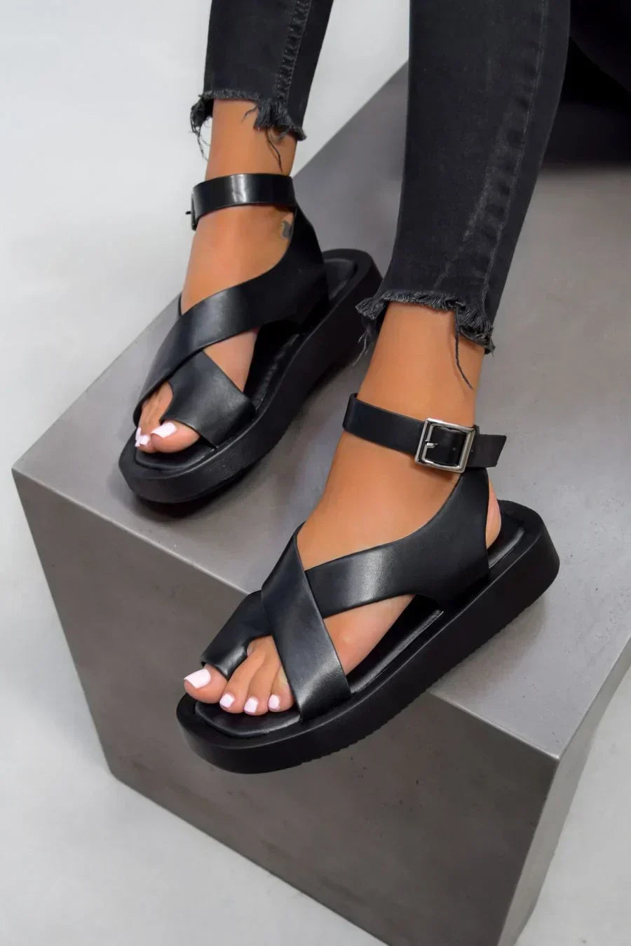 Women's Platform Sandals With Criss-Cross Straps And Ankle Buckle