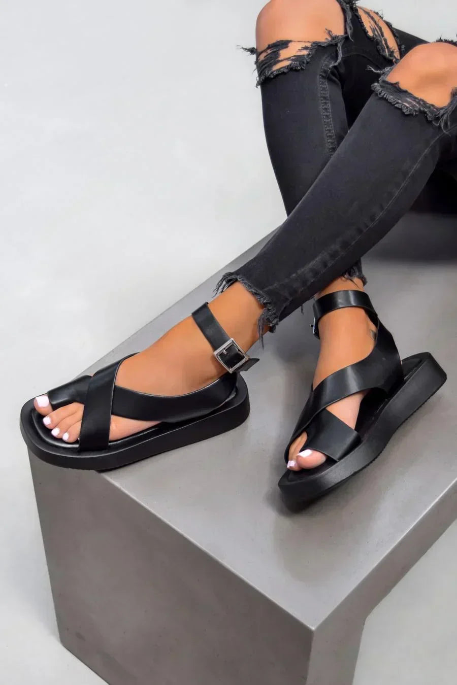 Women's Platform Sandals With Criss-Cross Straps And Ankle Buckle